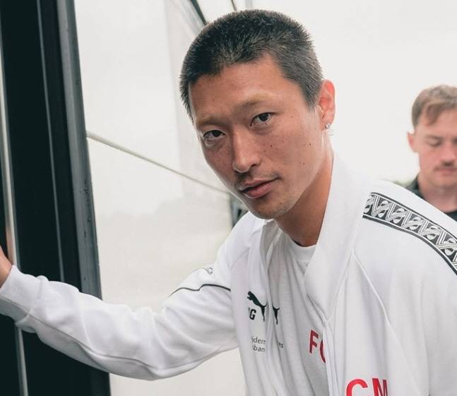 오스트리아 전지훈련을 떠나는 조규성의 모습.  /사진=미트윌란 공식 SNS 갈무리