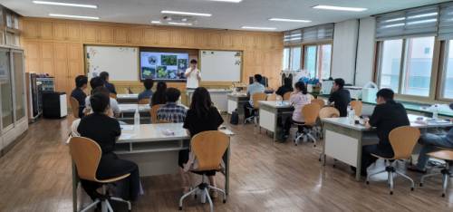 강원특별자치도교육청(교육감:신경호)은 7일·8일 이틀간 강릉 메타버스체험관과 노암초 발명교육센터에서 ‘2025 상반기 발명교육센터 담당자 워크숍’을 개최했다.