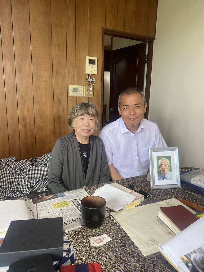 오무라 아키코 여사와 함께 한 필자.