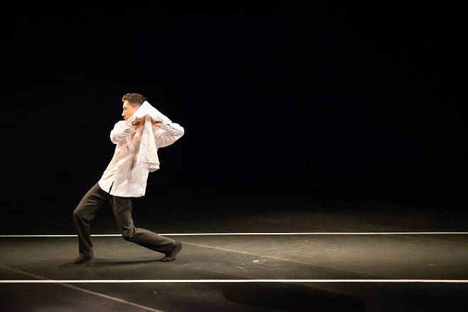 ‘2025 모노탄츠 서울’ 금배섭 안무가의 공연 장면.(사진=코리아댄스어브로드)