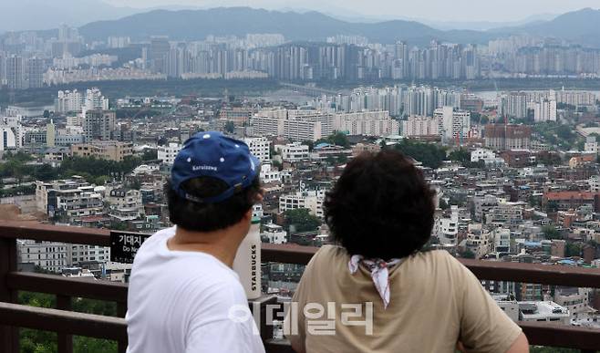 [이데일리 방인권 기자] 서울 남산에서 바라본 서울 도심의 모습.