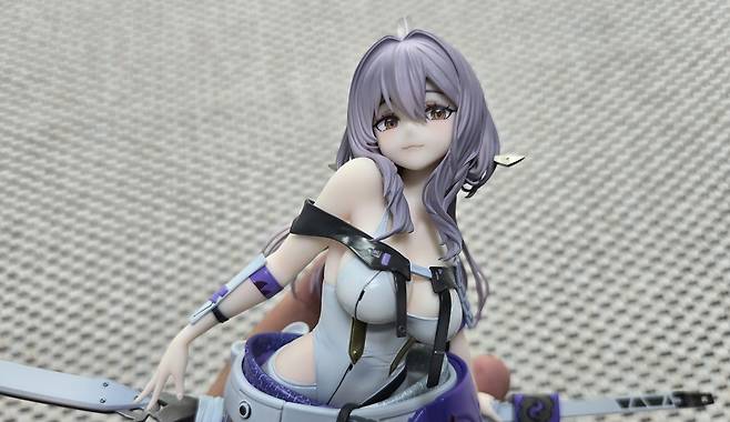 - 비닐 뜯을 때 머리카락과 어깨 사이에서 뜯어지면 처리하기가 곤란하므로 주의한다