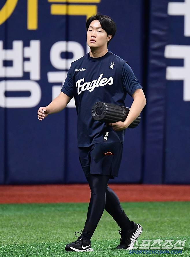 11일 고척돔에서 열리는 KBO리그 키움과 한화의 경기. 몸을 풀고 있는 한화 정우주. 고척=송정헌 기자songs@sportschosun.com/2025.05.11/
