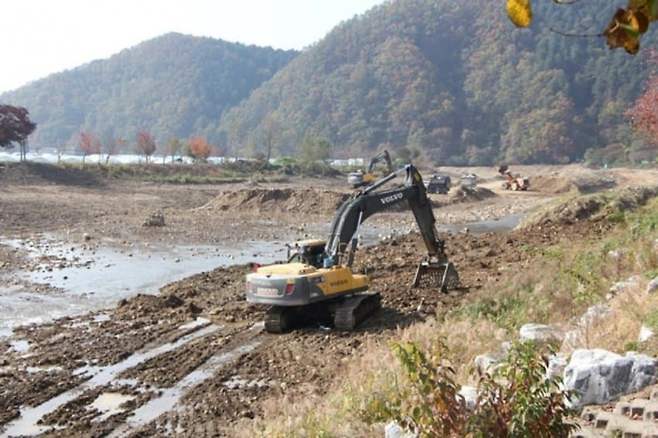 28b9d932da836ff33fe683ec4e88756d1ce5455dbc5ba1571294c7a028378ac8d67b