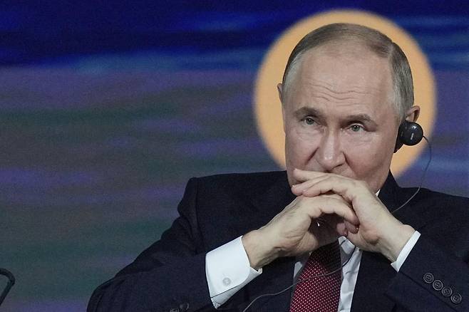 블라디미르 푸틴 러시아 대통령이 지난달 20일(현지시각) 상트페테르부르크 국제경제포럼에 참석하고 있다.AP뉴시스.