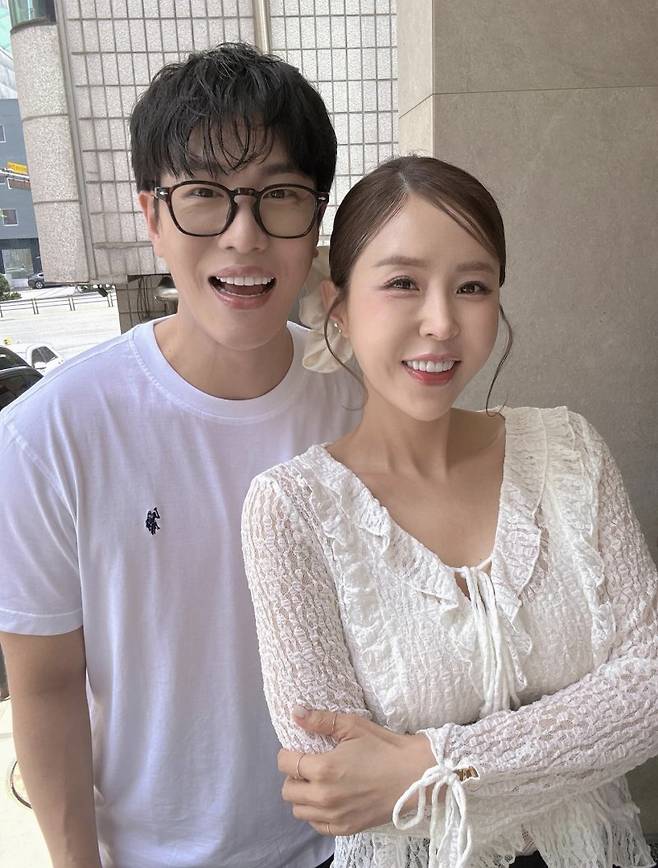 문원(왼쪽), 신지. 신지 인스타그램 캡처