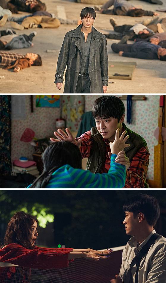 상반기 한국영화 부진을 타개할 구세주로 기대를 모으는 여름영화 세 편. 위로부터 ‘전지적 독자 시점’ ‘좀비딸’ ‘악마가 이사왔다’. 강렬한 비주얼과 코미디, 감동 코드로 폭넓은 연령대의 관객을 끌어모은다는 전략이다. [사진 롯데엔터테인먼트, NEW, CJ ENM]