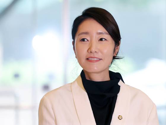 강선우 여성가족부 장관 후보자가 지난 6월 26일 오후 서울 종로구 이마빌딩에 마련된 인사청문회 사무실로 출근하고 있다.뉴스1