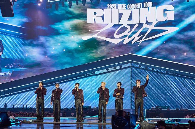 Boy band Riize performs during its first solo concert tour, “Riize Loud,” on July 6 at the KSPO Dome in southern Seoul. [SM ENTERTAINMENT]