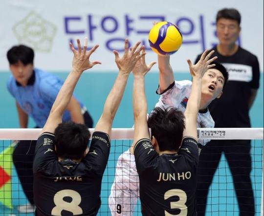 대한항공과 상무의 경기 장면. 사진[연합뉴스]