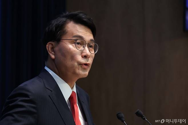 [서울=뉴시스] 조성봉 기자 = 윤상현 국민의힘 의원이 15일 오후 서울 여의도 국회 소통관에서 열린 현안 관련 기자회견에서 발언을 하고 있다.  윤 의원은 기자회견문을 통해 “당이 통합과 쇄신의 길로 나아가야 한다”고 밝혔다.  2025.06.15. suncho21@newsis.com /사진=조성봉