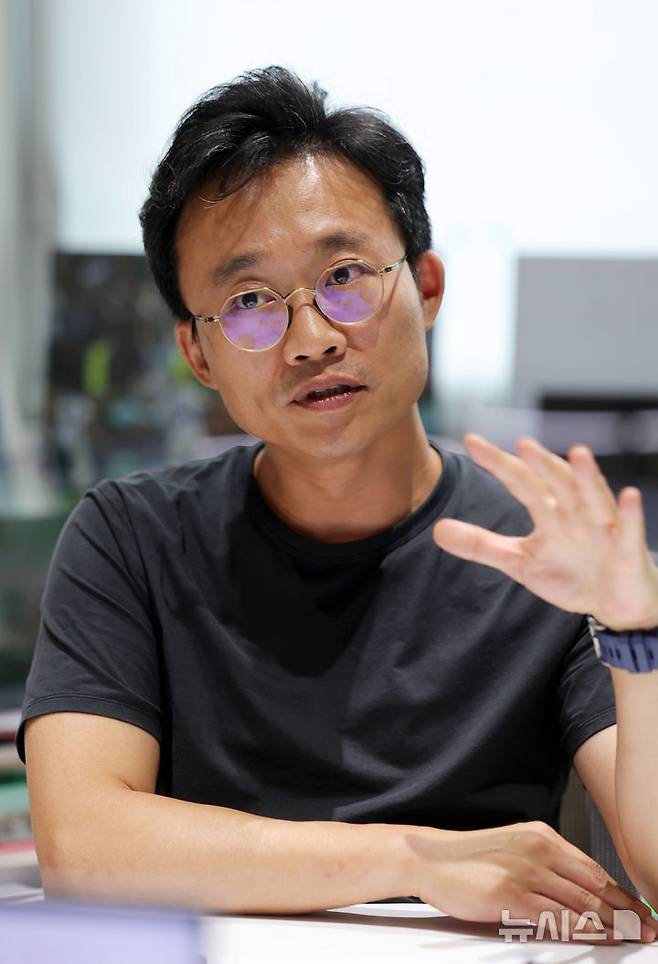 [서울=뉴시스] 홍효식 기자 = 이노션 장계은 글로벌비즈니스본부1그룹장이 지난 4일 서울 강남구 현대차 강남사옥에서 단편 영화 '밤낚시' 관련 뉴시스와 인터뷰하고 있다. 2025.07.07. yesphoto@newsis.com