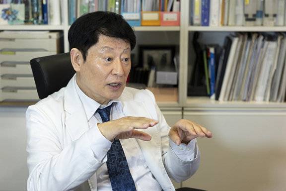 38년차 난임전문의 조정현 사랑아이여성의원 원장은 “자궁 기형은 대부분 타고나며 조기 진단으로 난임을 예방할 수 있다”고 말했다. 조영철 기자&nbsp;