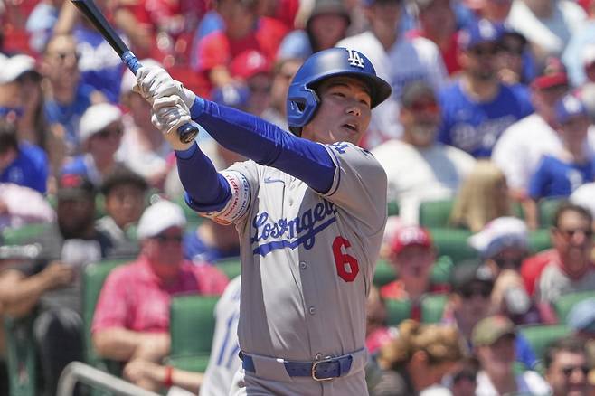 다저스 김혜성은 8일(한국시간) 밀워키전에서 7번타자 2루수로 선발출전해 4타수 무안타로 침묵했다. 최근 팀 내야진에 부상자가 쏟아져 많은 기회를 받고 있다.｜AP뉴시스