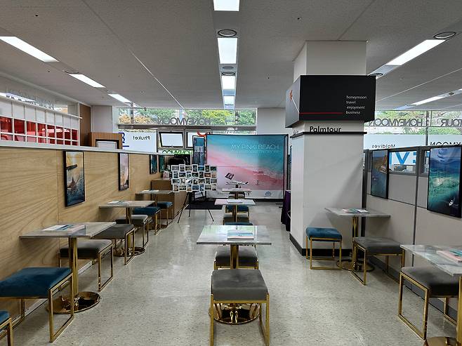 발리를 비롯한 신혼여행지 정보를 제공하는 팜투어 서울본사 박람회 현장. 사진제공|팜투어