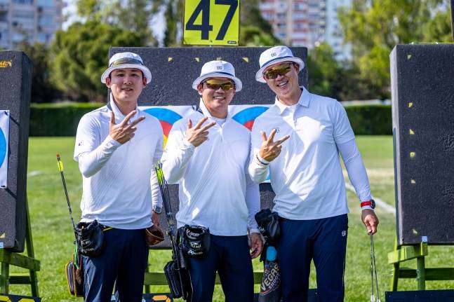 한국 남자 양궁 컴파운드 국가대표팀의 김종호, 최은규, 최용희(왼쪽부터). /사진=대한양궁협회 제공