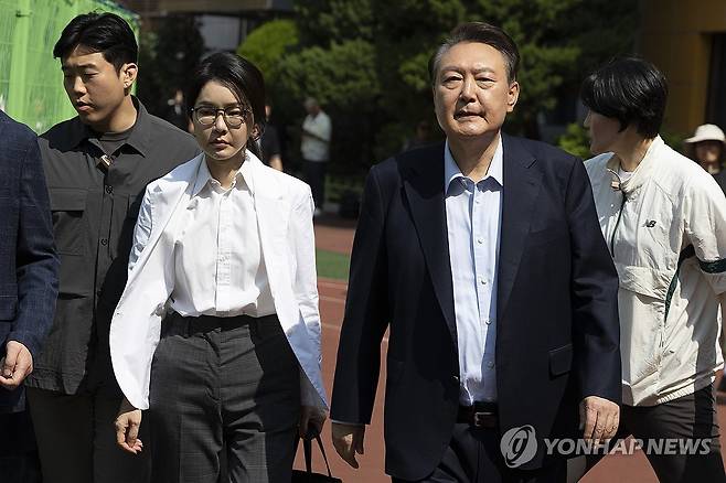 윤석열 전 대통령 부부 [연합뉴스 자료사진]
