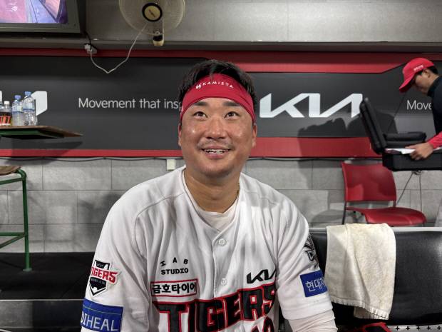 KIA 타이거즈 김태군이 지난 4일 광주-기아 챔피언스 필드에서 열린 2025 신한 SOL뱅크 KBO리그 롯데 자이언츠와의 홈 경기를 마친 뒤 인터뷰하고 있다. 민현기 기자