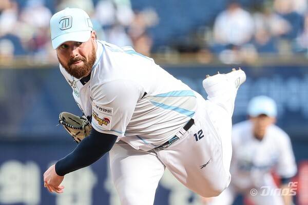 NC 다이노스 로건이 선발로 나서 투구하고 있다. /NC 다이노스