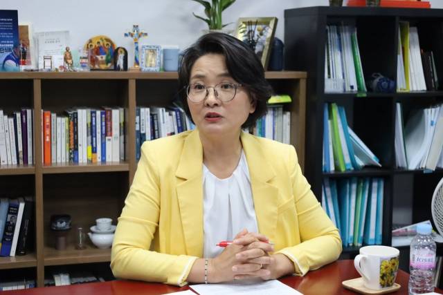 임미애 더불어민주당 의원(비례)이 9일 국회 의원회관에서 매일신문과 인터뷰를 하고 있다. 임미애 의원실 제공