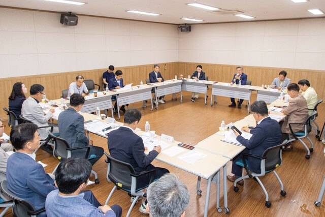 2025 APEC 정상회의' 준비상황 간담회. 경북도의회 제공.