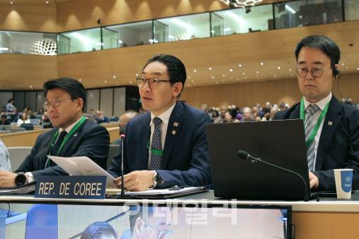 김완기 특허청장(가운데)이 스위스 제네바에서 열린 ‘제66차 세계지식재산기구(WIPO) 총회’에 참석해 대표연설을 하고 있다. (사진=특허청 제공)