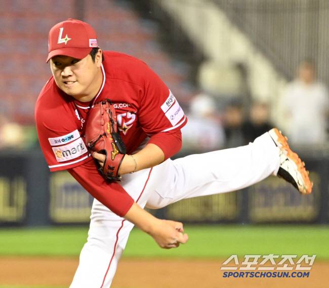 26일 잠실야구장에서 열린 SSG와 두산의 경기, SSG 이로운이 역투하고 있다. 잠실=허상욱 기자wook@sportschosun.com/2025.06.26/