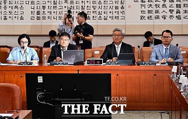 9일 오후 국회에서 열린 법제사법위원회 전체회의-검찰개혁 법안 관련 공청회 모습. /국회=배정한 기자