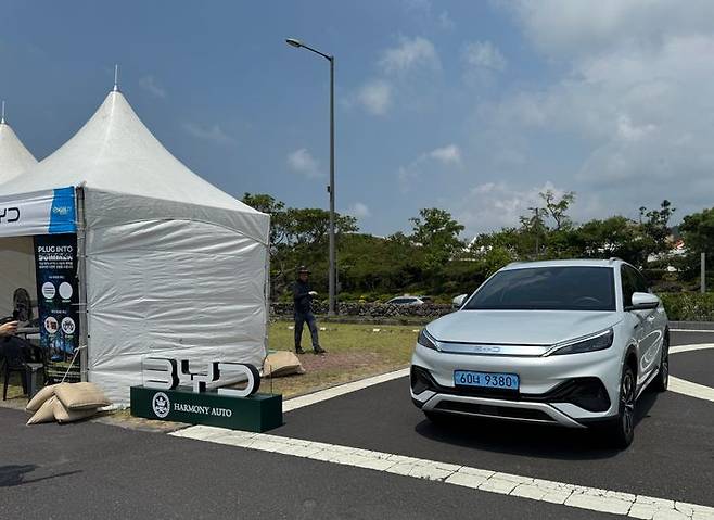 ‘제12회 국제 e-모빌리티엑스포(IEVE 2025)에 참가한 BYD의 시승 체험 부스 ⓒ데일리안 편은지 기자