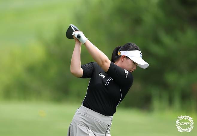 지난달 29일 강원도 용평 버치힐CC에서 열린 '맥콜 모나 용평 오픈 with SBSGolf'에서 임희정이 티샷을 하고 있다. KLPGA 제공