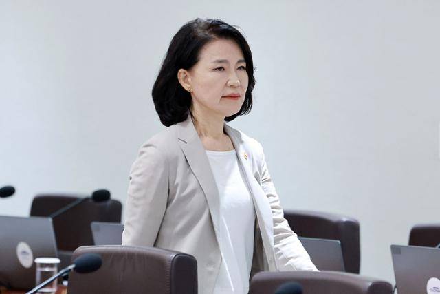 이진숙 방송통신위원장이 지난 8일 서울 용산 대통령실 청사에서 열린 국무회의에 참석하고 있다. 뉴시스