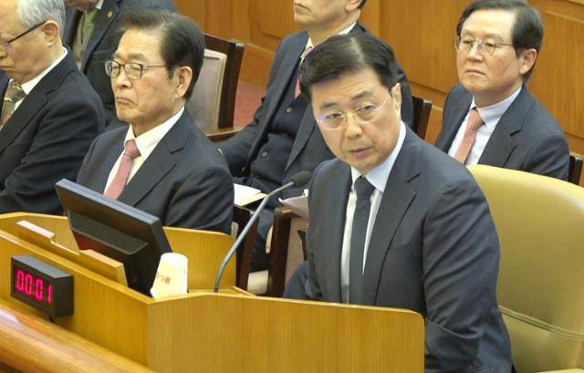 홍장원 전 국가정보원 1차장이 2월 4일 서울 종로구 헌법재판소에서 열린 윤석열 대통령 탄핵심판 5차 변론에 증인으로 출석해 발언하고 있다. 뉴스1