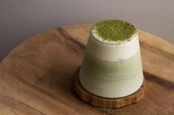 최근 유행하는 말차 음료를 섭취할 때는 당과 카페인에 주의해야 한다./사진=게티이미지뱅크