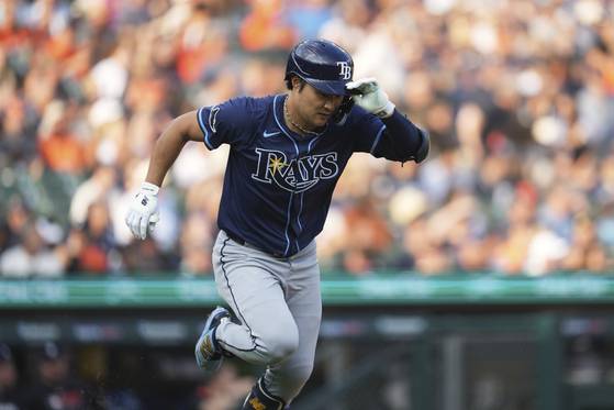 디트로이트를 상대로 3회 안타를 때려낸 뒤 질주하는 탬파베이 김하성. AP=연합뉴스