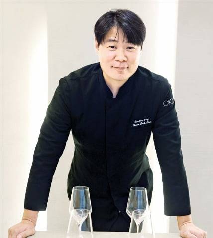 최현석 셰프는 “국내에 개성 있는 셰프가 많아져야 K다이닝의 경쟁력이 높아질 것”이라고 말했다.  /이솔 기자