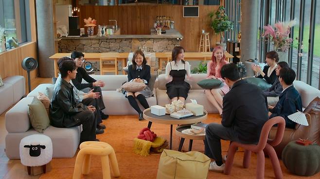 넷플릭스 연애 리얼리티 예능 ‘모태솔로지만 연애는 하고 싶어​’의 한 장면. 넷플릭스 제공