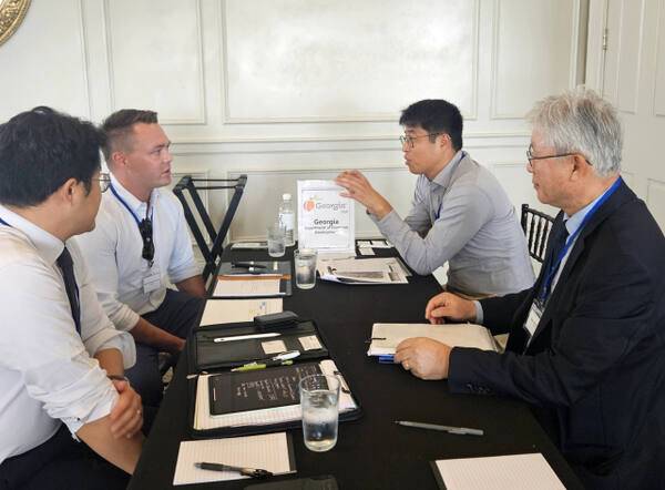 경기도가 지난달 24~29일 파견한 ‘미국 조지아 자동차부품 기업 통상환경조사단’의 활동 모습. 경기도 제공