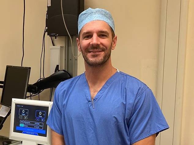 영국에서 아동 성 착취물을 불법 소지한 혐의로 기소된 폴 스터치(41)가 징역 6개월에 집행유예 1년 6개월을 선고받았다./사진=데일리메일