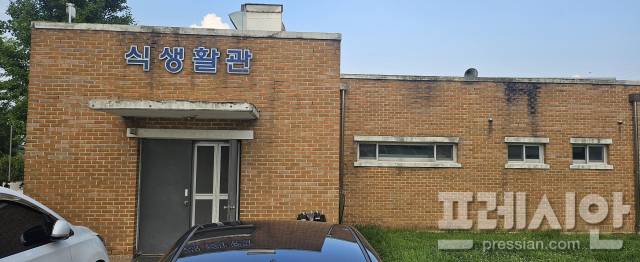 ▲급식소와 함께 문을 닫은 실습소 식생활관 외부 모습. ⓒ프레시안