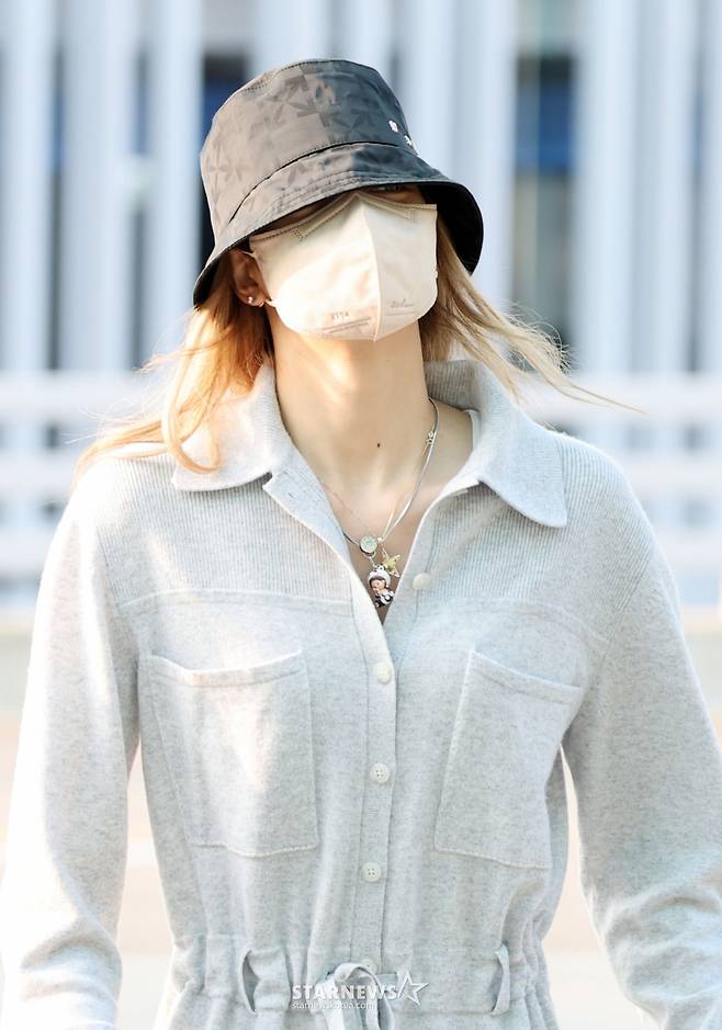 블랙핑크 리사 '귀여운 목걸이'[★포토]