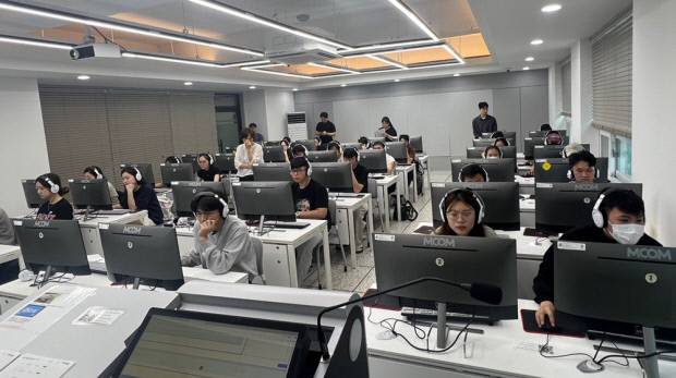 광주대학교는 외국인 유학생들의 한국어 능력 향상과 한국어능력시험(TOPIK) 실전 적응을 위해, 지난 7일부터 교내 호심관 PC실에서 ‘TOPIK IBT 모의시험’을 운영하고 있다. 광주대 제공