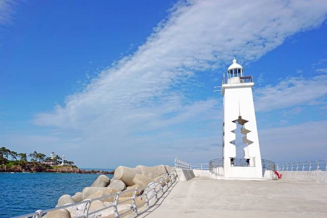 경주 감포항 등대 전경. 경주시 제공