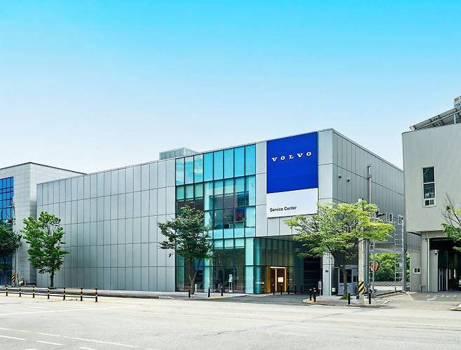 볼보코리아가 고객들에게 프리미엄 서비스를 제공하기 위해 안양 서비스 센터를 확장 이전했다. 볼보 안양 서비스 센터는 사고 수리 월 300대, 일반 수리 월 최대 600대까지 가능하다. 사진=볼보코리아