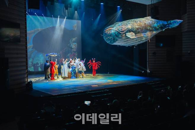 가족 뮤지컬 ‘할머니의 여름휴가’의 한 장면. (사진=국립박물관문화재단)