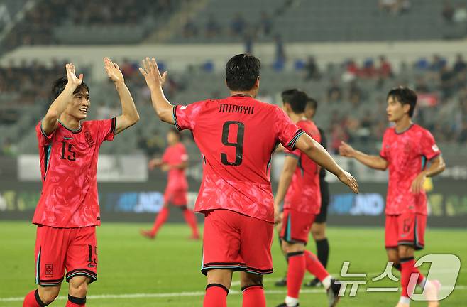 주민규가 7일 오후 경기 용인시 처인구 용인미르스타디움에서 열린 2025 동아시아축구연맹(EAFF) E-1 챔피언십 남자부 대한민국과 중국의 경기에서 골을 넣은 뒤 기뻐하고 있다. 2025.7.7/뉴스1 ⓒ News1 김영운 기자