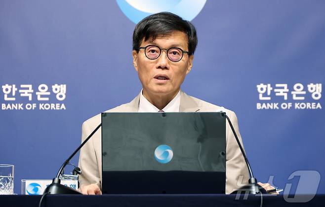 이창용 한국은행 총재가 10일 오전 서울 중구 한국은행에서 열린 통화정책방향 기자간담회에서 발언을 하고 있다. 2025.7.10/뉴스1 ⓒ News1 사진공동취재단
