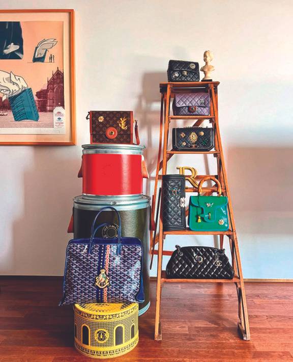 해외 각지에서 공수해온 빈티지 와펜과 버튼 등으로 세상에서 하나뿐인 가방을 만드는 디자이너 ‘히스토리 바이 딜런’.