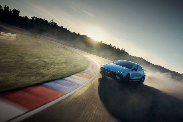 현대차 고성능 브랜드 N이 10일 영국 최대 자동차 축제인 ‘2025 굿우드 페스티벌 오브 스피드’에서 아이오닉 6 N을 전 세계에 처음 공개했다. 현대차 제공