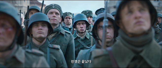 7914159654_486616_00f528a3d2e1efb7659cc33b742c3c92.png 서부전선 이상없다 독일 장군 종전연설 장면 서부전선 이상없다 독일 장군 종전연설 장면