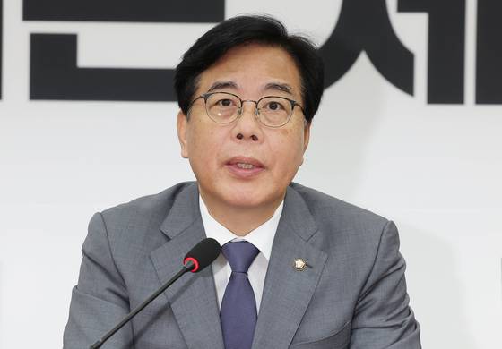 송언석 국민의힘 비상대책위원장 겸 원내대표가 10일 국회에서 열린 비상대책회의에서 발언하고 있다. 임현동 기자